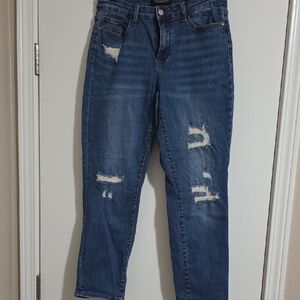 Judy Blue Distressed Boyfriend Jeans in Blue